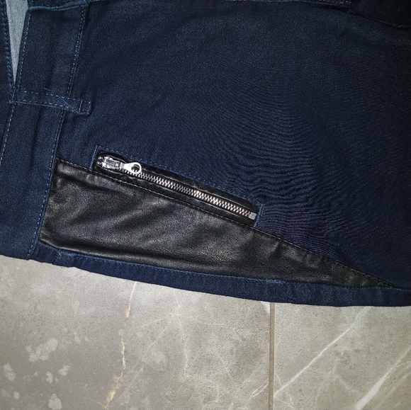 NWOT skinny dark wash jeans - Picture 3 of 5